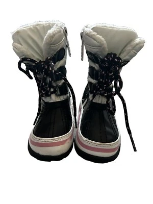 Botas de nieve Totes para niños pequeños talla 5 blanco y negro rosa ribete Foto 1 de 4