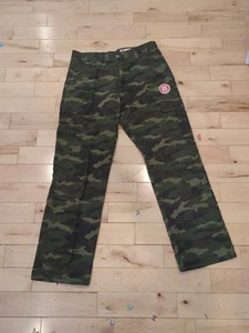 MEN'S Wrangler Fleece Lined Cargo Relaxed Fit Camo Pants Phone Pocket 32x32 NWT - Picture 1 of 8