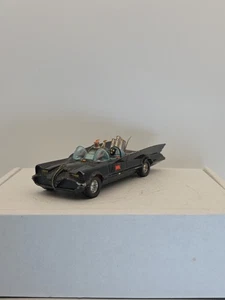BATMOBILE CORGI 267 TOW HOOK VERSION BATMAN 1:43 MADE IN GREAT BRITAIN W/FIGURES - Picture 1 of 11