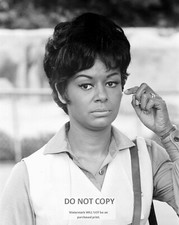 GAIL FISHER IN THE TELEVISION SERIES "MANNIX"  8X10 PUBLICITY PHOTO (ZY-868)