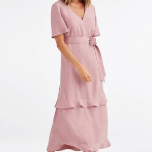VETTA NWT Capsule The Wrap Dress Size Small Blush Tiered Convertible - Picture 1 of 14