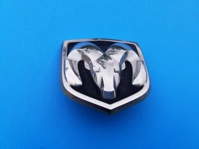 Dodge Grand Caravan 2005 2006 2007 emblema delantero logotipo insignia 05 06 07 usado OEM A3 Foto 1 de 3