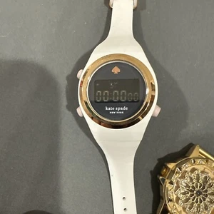 KATE SPADE WHITE SPORT DIGITAL WATCH GORGEOUS KATE SPADE LOGO GOLD/BRASS - Picture 1 of 2