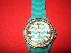 Geneva Ladies Rhinestone Wrist Watch-Large Numbers - Picture 1 of 3