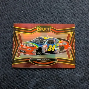 Jeff Gordon - 2025 Panini Select NASCAR Racing - Pit Road - Maroon Prizm /125  - Bild 1 von 2