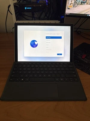 Microsoft Surface Pro 4 12.3 inch (256GB, Core i5 6th Gen., 2.20 GHz, 8GB) - Image 1 of 4