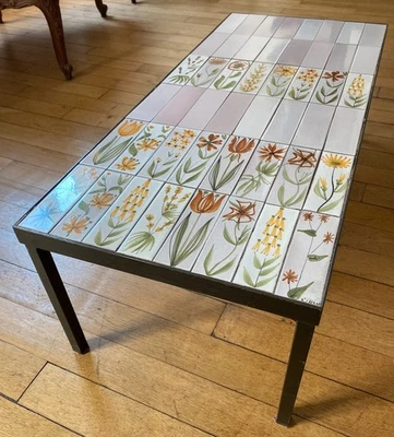 Capron Vallauris 1953/65 Table basse ,carreaux de faience,décor fleurs stylisées - Photo 1/4