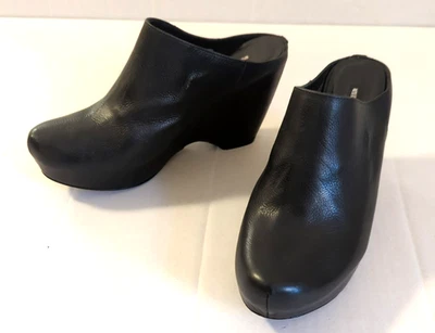 Vera Wang Lavender Leather Wedge Mules 7 1/2 Blk Made in Brazil Fashion Forward - Image 1 of 4