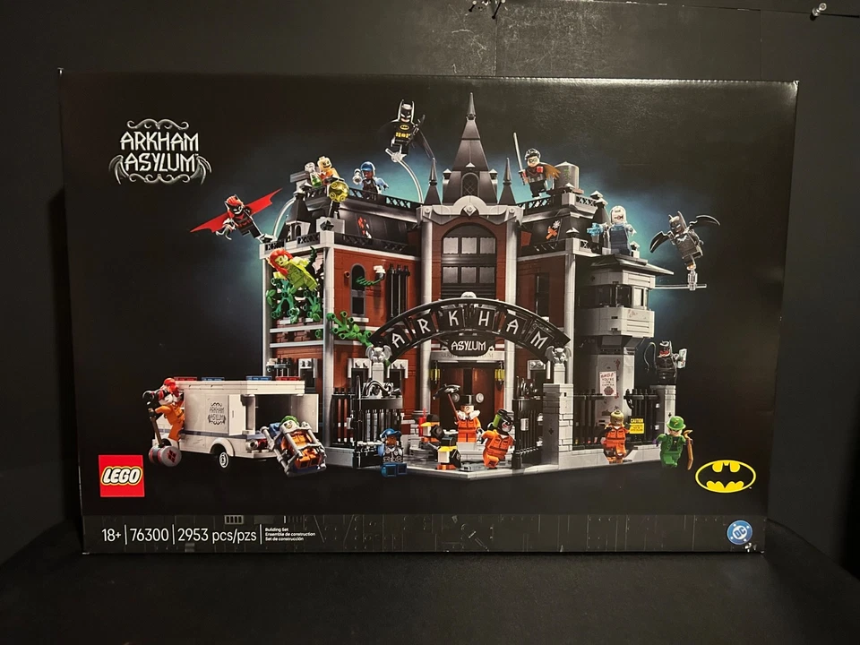 Lego DC Batman Arkham Asylum 76300 BRAND NEW - SHIPS OUT NEXT BUSINESS DAY - Image 1 of 2