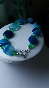 Blue Striped Agate And Green Glass Gold Plated Bracelet - Bild 1 von 5