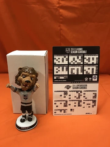 LA Kings Mascot "Bailey" Arms Up Gray 2018 Bobblehead & LA Kings Schedule Magnet Cover