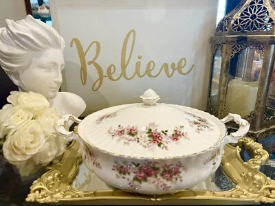 ¡Precioso! Tureen rosa lavanda Royal Albert de colección. Como nuevo Foto 1 de 4