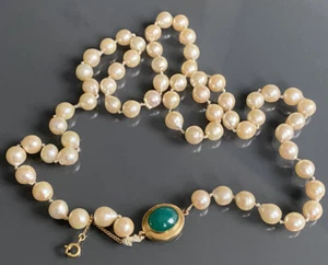 ANTIQUE PEARL NECKLACE EMERALD GREEN JADE 18CT GOLD CLASP 1930S - Picture 1 of 4