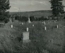 Foto imprensa 1961 Soldados Da União Mentira em negligenciou graves de cemitério Evergreen