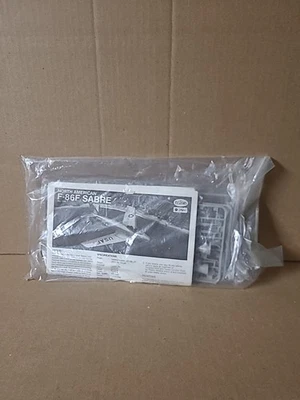 Testors 1:72 Scale Fujimi North American F-86F Sabre Kit #344 - Image 1 of 2