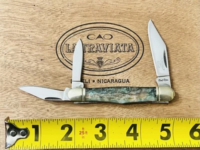 ROUGH RIDER GREEN ABALONE PEARL BALLOON WHITTLER POCKET KNIFE - Image 1 of 4
