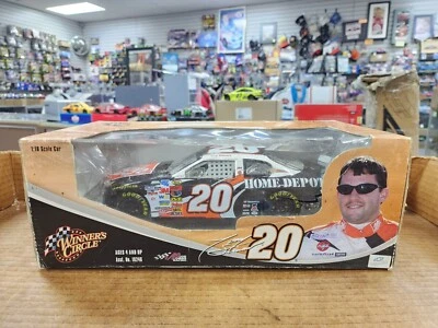 2004 Winner's Circle Tony Stewart #20 Home Depot 1:18 Scale Stock Car - Image 1 of 3