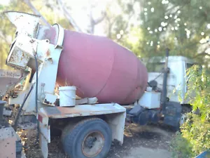 Concrete mixer Hino 1990 3 cubic metres - Picture 1 of 11