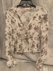 SO Juniors' Lace up Peplum Top White Size Small Ret $36 (TW-1757) - Picture 1 of 5