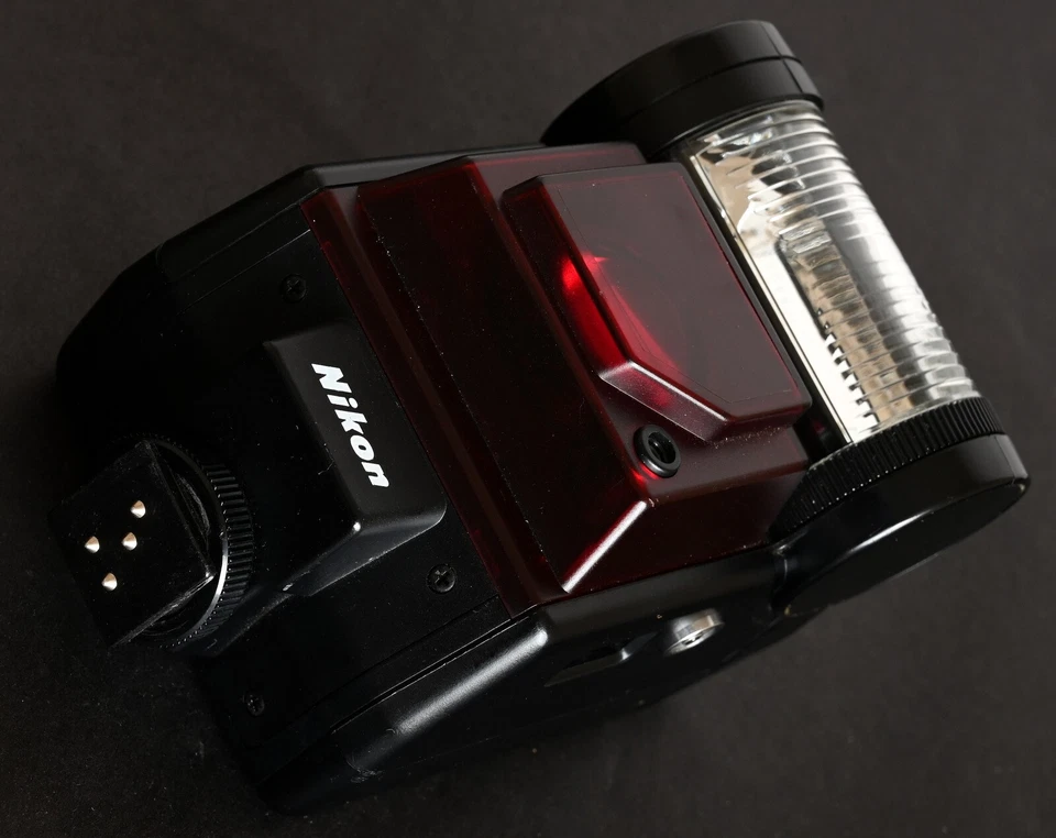 Nikon Speedlight SB-20 Dedicated Compact AF Assist Flash Unit - Near Mint - Image 1 of 4