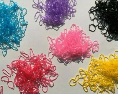 50x Mini Gummiringe Gummibänder Festmacher Gummis gelb,rosa,lila,schwarze,klare - Bild 1 von 2