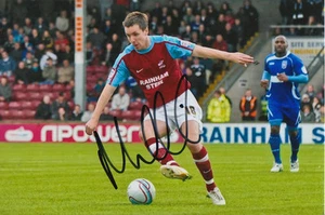 SCUNTHORPE UNITED HAND SIGNED MICHAEL COLLINS 6X4 PHOTO. - Picture 1 of 1