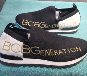 BCBGeneration Damen-Sneaker 9 Lillie schwarz-weißes Logo – SCHÖN! - Bild 1 von 11