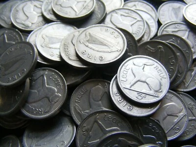 Lote de cuatro monedas irlandesas de tres peniques años 60 antiguas Irlanda arpa conejo vintage 3d Foto 1 de 4