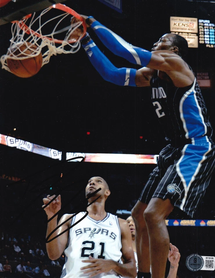 DWIGHT HOWARD signed (ORLAND MAGIC) Basketball 8X10 photo BECKETT BAS BT78195 - Image 1 of 1