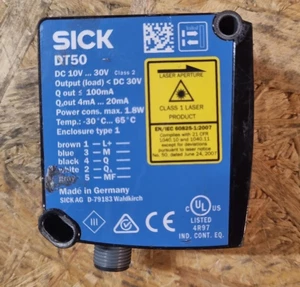 SICK DT50-P1123 Laser distance sensor with analog output 4mA...20mA - Bild 1 von 5