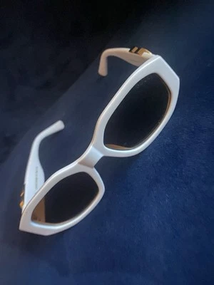 Gucci  sunglasses - Image 1 of 3