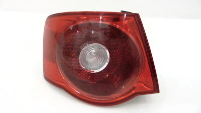 Conjunto de luz trasera izquierda/conducción exterior para Volkswagen Jetta Foto 1 de 4