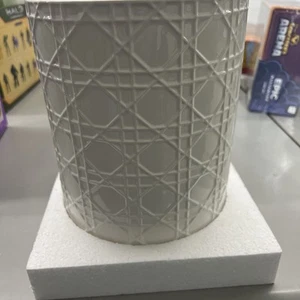 Kassatex ARN-WB Rattan Wastebin White - Picture 1 of 4