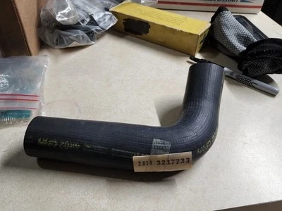 NUEVO 1974 AMC MATADOR MANGUERA, TERMOSTATO CARCASA A NÚCLEO RADIADOR 3217733 SIN AIRE ACONDICIONADO Foto 1 de 3