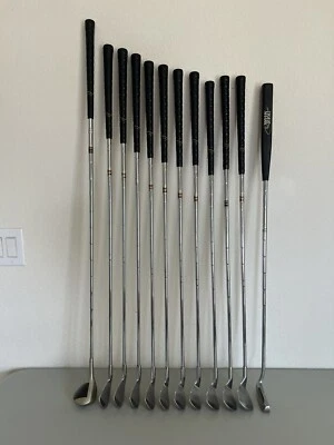 Juego de hierros Lynx Radius Sole diestro 2-9 PW SW 4 ejes de acero Putter de madera R-Flex Foto 1 de 4