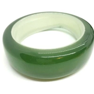 VINTAGE ACRYLIC LARGE WIDE GREEN PLASTIC BANGLE BRACELET STACKER 80S STYLE RETRO - Picture 1 of 12