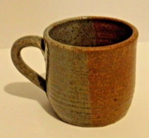 Brown Gray Studio Art Pottery 3" Coffee Mug - Signed SEH - Picture 1 of 7