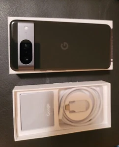 Google Pixel 8 - 128GB - Unlocked (CA) - Obsidian - Excellent Condition - Photo 1 sur 2