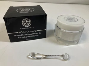Forever Flawless White Diamond Infused Gesichtspeeling Gel - 50g 1,76 Oz. - Bild 1 von 9