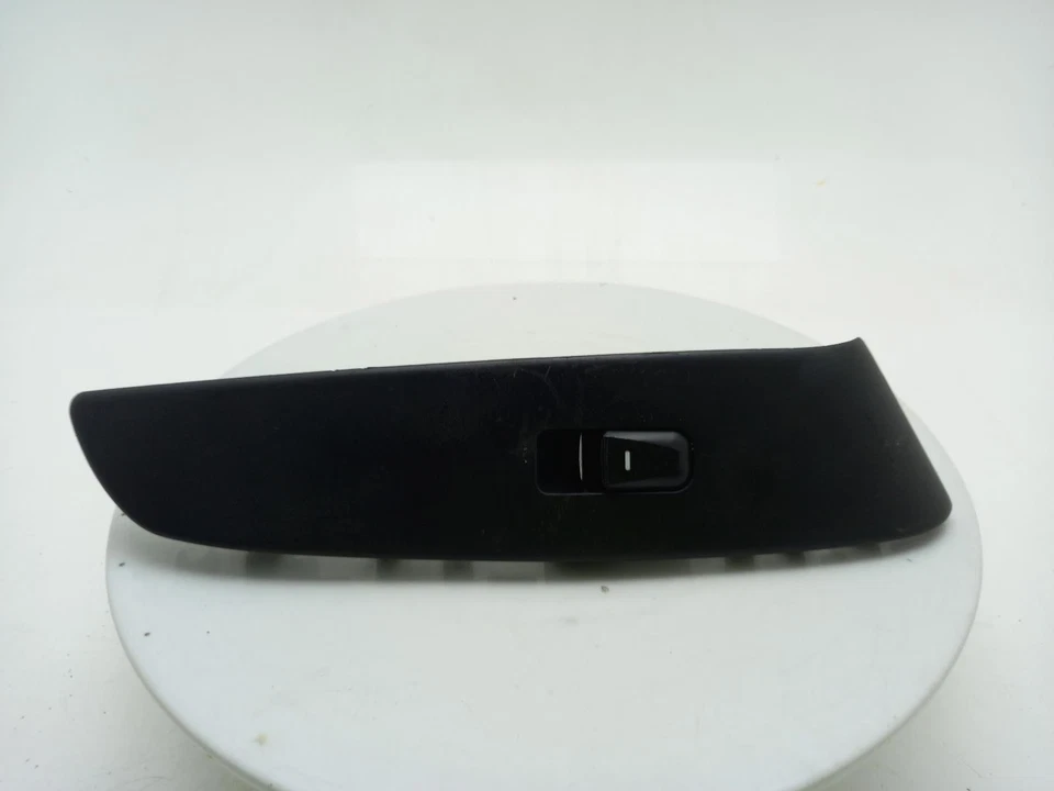 HYUNDAI IX35 Electric Window Switch 2010-2015 5 Door Estate 935702Y9609P  - Изображение 1 из 4