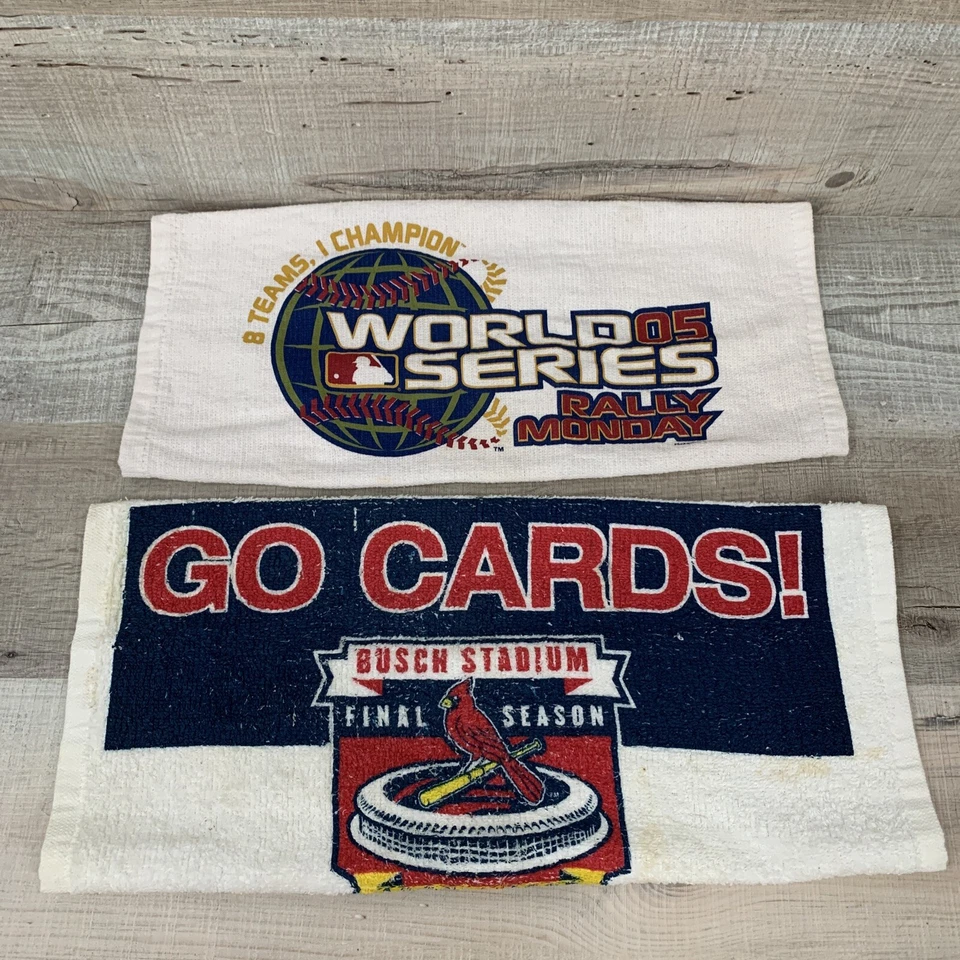 LOTE VINTAGE DE 2 TOALLAS DE RALLY DE LOS CARDENALES DE SAN LUIS 2005 ESTADIO Y RALLY LUNES Foto 1 de 4