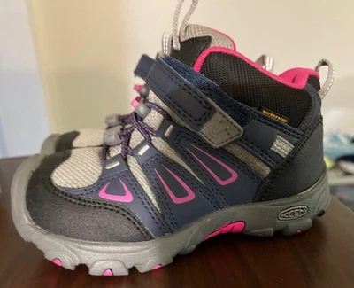 Botas de caminhada infantis Keen, tamanho 10 infantil, azul/cinza/rosa - Imagem 1 de 2