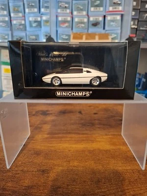 MINICHAMPS 400 103670 LAMBORGHINI BRAVO 1974 REPAINTED 2005 WHITE METALLIC 1:43  - Image 1 of 4