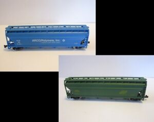 Lot of 2 "N"-Gauge Rolling Stock: Model Power Cylindrical 4-Bay Covered Hoppers