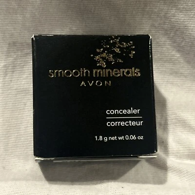 Avon Smooth Minerals Concealer Correcteur 0.06 oz / 1.8 g A105 New In Box NOS - Image 1 of 4