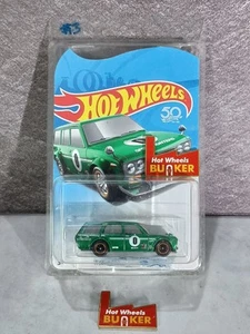 HOT WHEELS LEGENDS TOUR GREEN 1971 DATSUN BLUEBIRD 510 WAGON. Con PROTETTORE - Foto 1 di 21