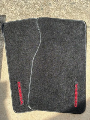 Juego de alfombrillas alfombrillas delanteras alfombrillas Ford Mustang SVT COBRA 1993 93 NUEVAS - OEM Foto 1 de 4