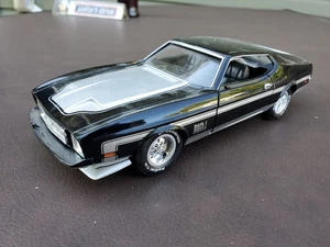 Testors 1/24 Ford Mach 1 Mustang black/silver - Picture 1 of 8