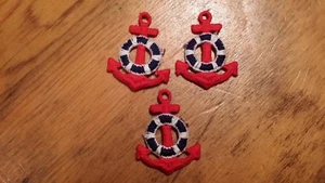 LOTE DE 3 APLIQUES DE COLECCIÓN AZUL ROJO ANCLA NÁUTICA EMBARCACIONES ENVÍO GRATUITO - Imagen 1 de 2