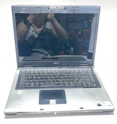 Acer Aspire 5610Z Pentium Dual Core T2060 1,60 GHz 1 GB RAM 120 GB HDD MS VISTA Foto 1 de 4